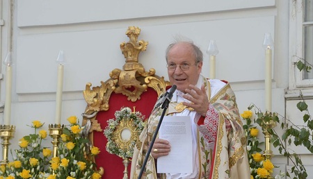 Schönborn: Fronleichnam zeigt Jesu Nähe zu den Menschen